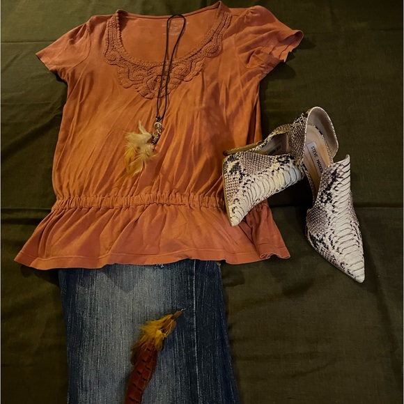 💎Embroidered Rust Top💎 - Picture 1 of 6